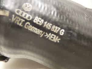Intercooler Schlauch van een Audi A4 Avant (B6) 1.9 TDI PDE 130 2004
