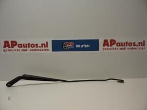 Gebrauchte Scheibenwischerarm vorne Audi A3 (8L1) 1.6 Preis € 9,99 Margenregelung angeboten von AP Autos