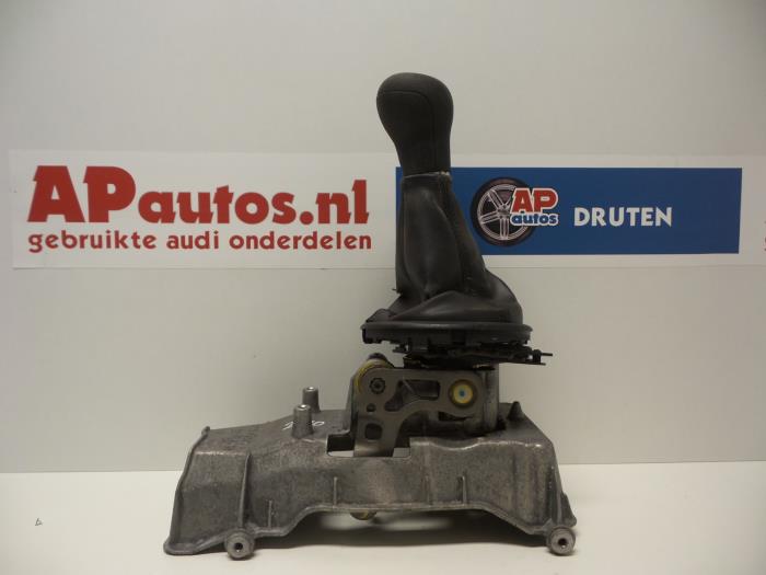 Gearbox mechanism from a Audi A2 (8Z0) 1.4 16V 2002