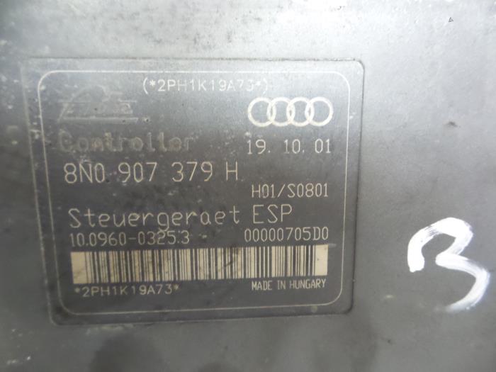 Bloc ABS d'un Audi TT (8N3) 1.8 T 20V Quattro 2001