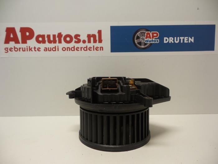 Motor de ventilador de calefactor de un Audi A4 (B7) 1.9 TDI 2005