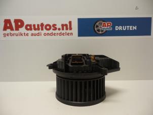Usagé Ventilateur chauffage Audi A4 (B7) 1.9 TDI Prix € 19,99 Règlement à la marge proposé par AP Autos
