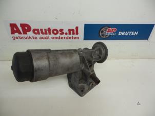 Usados Cuerpo de filtro de aceite Audi A4 (B7) 1.9 TDI Precio € 19,99 Norma de margen ofrecido por AP Autos
