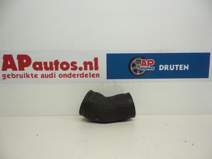 Usagé Tuyau intercooler Audi TT (8N3) 1.8 T 20V Quattro Prix € 24,99 Règlement à la marge proposé par AP Auto's