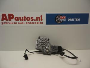 Używane Silnik szyby drzwiowej Audi 100 (C4) 2.8 E Cena € 19,99 Procedura marży oferowane przez AP Autos
