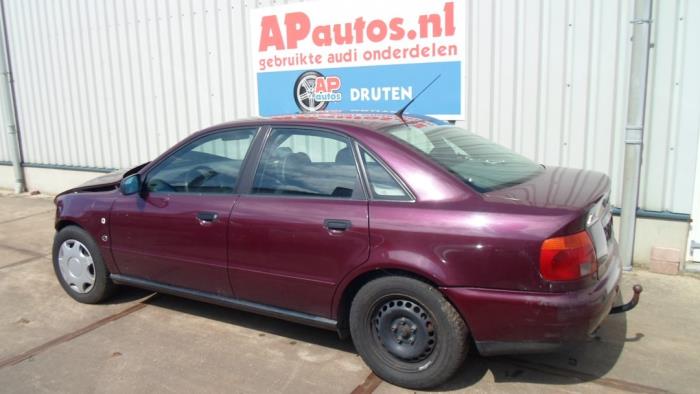 Moteur d'un Audi A4 (B5) 1.6 1995