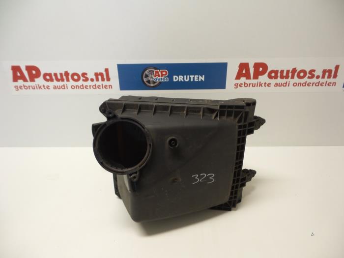 Begagnade Luftfilterhus Audi A4 Avant (B6) 2.5 TDI 24V Pris € 19,99 Marginaltabell erbjuds av AP Auto's