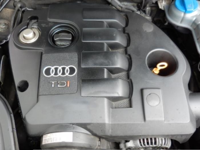Motor van een Audi A4 (B6) 1.9 TDI PDE 130 2003