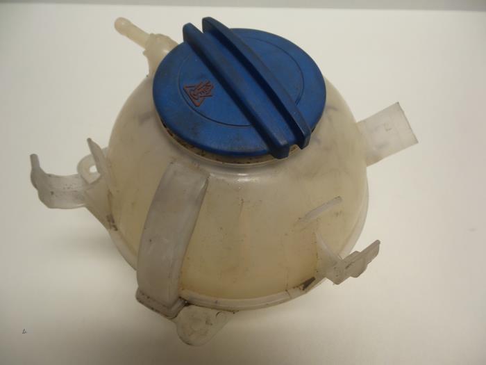 Expansion vessel from a Audi A3 (8P1) 1.6 2005