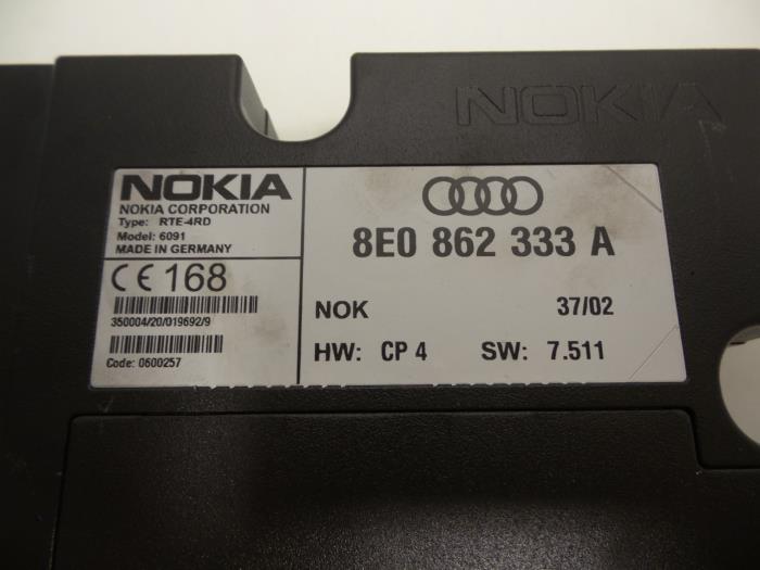 Telefon Modul van een Audi A4 Avant (B6) 2.5 TDI 24V 2002