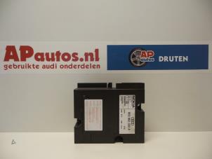 Używane Modul telefoniczny Audi A4 Avant (B6) 2.5 TDI 24V Cena € 74,99 Procedura marży oferowane przez AP Autos