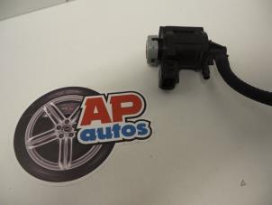 Używane Przekaznik podcisnienia Audi A4 Avant (B6) 2.5 TDI 24V Cena € 35,00 Procedura marży oferowane przez AP Autos