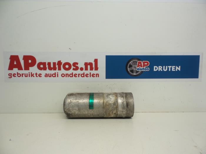 Usagé Déshydrateur clim Audi A4 Avant (B6) 2.5 TDI 24V Prix € 10,00 Règlement à la marge proposé par AP Auto's