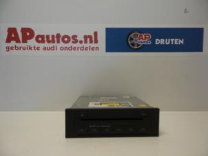 Usados Cambiador de CD Audi A4 (B7) 2.0 TDI 16V Precio € 44,99 Norma de margen ofrecido por AP Autos