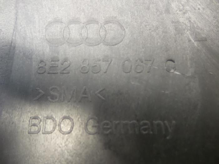 Dashboard from a Audi A4 (B7) 2.0 TDI 16V 2006