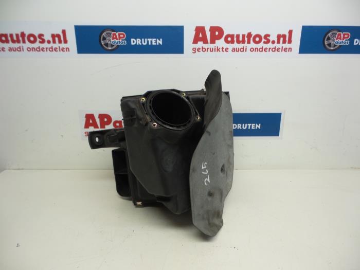 Begagnade Luftfilterhus Audi A4 Avant (B7) 2.0 20V Pris € 19,99 Marginaltabell erbjuds av AP Auto's