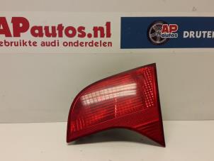 Usagé Feu arrière droit Audi A4 Avant (B7) 2.0 20V Prix € 19,99 Règlement à la marge proposé par AP Autos