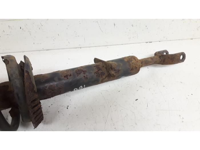 Front shock absorber rod, left from a Audi A8 (D2) 2.8 V6 Quattro 1995