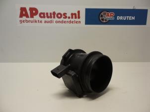 Używane Czujnik masy powietrza Audi A4 Cabrio (B7) 3.0 V6 30V Cena € 35,00 Procedura marży oferowane przez AP Autos