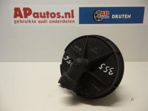 Used Secondary pump Audi A4 Cabrio (B7) 3.0 V6 30V Price € 24,99 Margin scheme offered by AP Autos