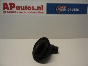 Usados Tubo de llenado de aceite Audi A6 Avant Quattro (C6) 3.0 TDI V6 24V Precio € 15,00 Norma de margen ofrecido por AP Autos