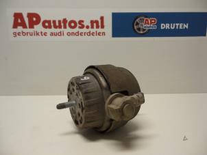 Używane Wspornik silnika Audi A6 Avant Quattro (C6) 3.0 TDI V6 24V Cena € 35,00 Procedura marży oferowane przez AP Autos