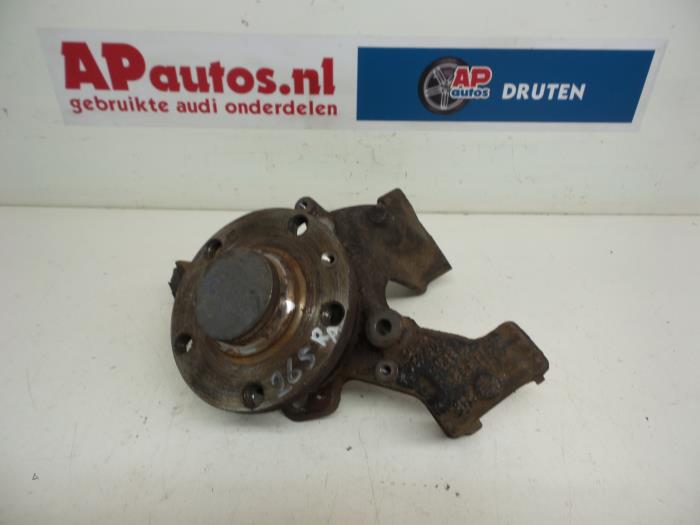 Knuckle, rear right from a Audi A4 Avant (B7) 2.0 20V 2006