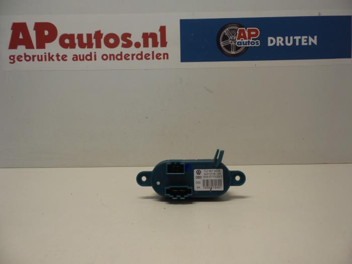 Heater resistor from a Audi Q7 (4LB) 3.0 TDI V6 24V 2007