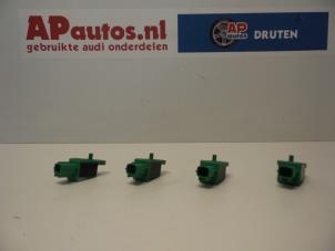 Usados Sensor de airbag Audi Q7 (4LB) 3.0 TDI V6 24V Precio € 25,00 Norma de margen ofrecido por AP Autos