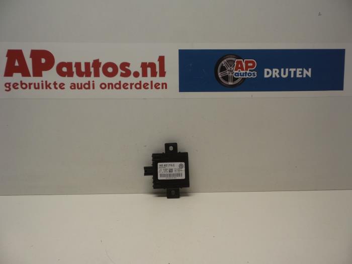 Alarm Modul van een Audi A3 Sportback (8PA) 2.0 TDI 16V 2010