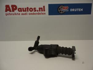 Usagé Embrayage cylindre auxiliaire Audi A3 (8L1) 1.6 Prix € 35,00 Règlement à la marge proposé par AP Autos