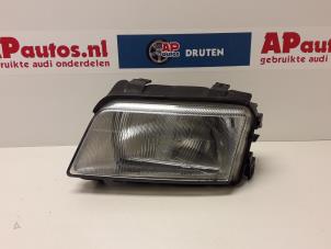 Używane Reflektor lewy Audi A4 (B5) 1.8 20V Cena € 50,00 Procedura marży oferowane przez AP Autos