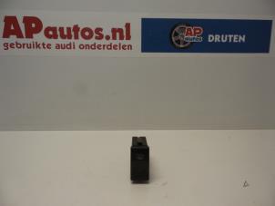 Used Rear window heating switch Audi S8 (D2) 4.2 V8 32V Price € 10,00 Margin scheme offered by AP Autos