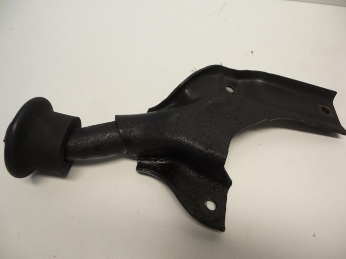 Engine mount from a Audi 80 (B3) 1.8 1987