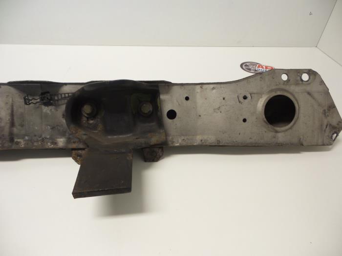 Front bumper frame from a Audi 80 (B3) 1.8 1987