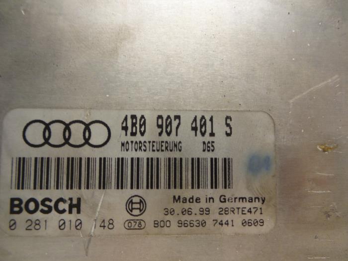 Steuergerät Motormanagement van een Audi A6 (C5) 2.5 TDI V6 24V 2000