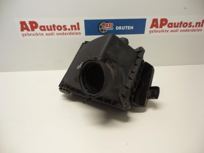 Begagnade Luftfilterhus Audi A4 Cabrio (B7) 3.0 V6 30V Pris € 19,99 Marginaltabell erbjuds av AP Auto's