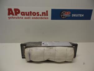 Usagé Airbag droite (tableau de bord) Audi A4 (B7) 2.0 TFSI 20V Prix € 50,00 Règlement à la marge proposé par AP Autos
