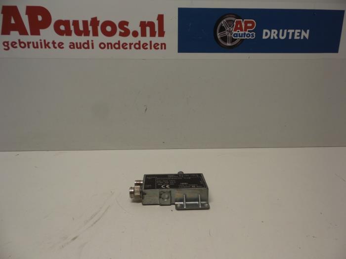 Używane Antena Audi S8 (D2) S8 4.2 V8 32V Cena € 15,00 Procedura marży oferowane przez AP Auto's