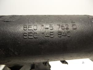 Intercooler Rohr van een Audi A4 (B7) 1.9 TDI 2005
