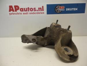 Usagé Support moteur Audi A6 Avant Quattro (C6) 3.0 TDI V6 24V Prix € 25,00 Règlement à la marge proposé par AP Autos