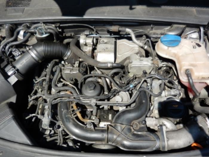 Motor de un Audi A6 Avant (C6) 2.7 TDI V6 24V 2006