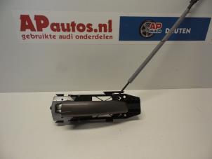 Usagé Poignée portière 4portes avant gauche Audi A3 Prix € 40,00 Règlement à la marge proposé par AP Autos