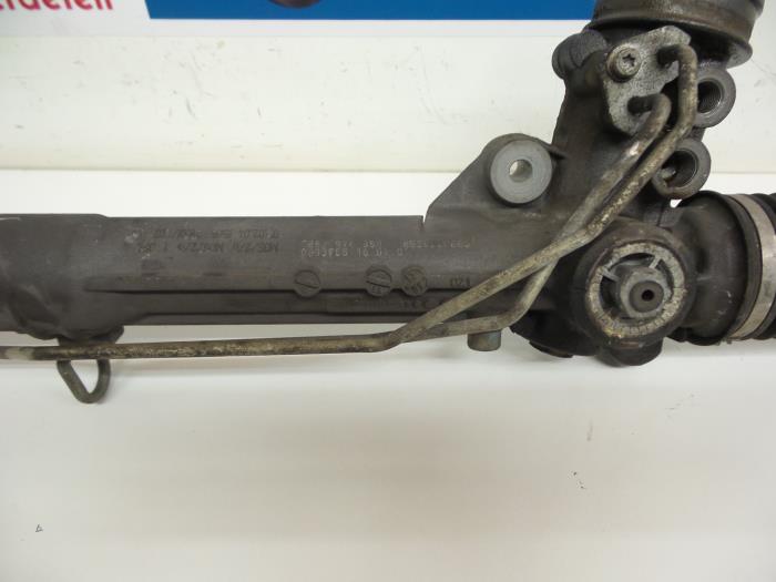 Steering box from a Audi A4 (B6) 1.8 T 20V 2004