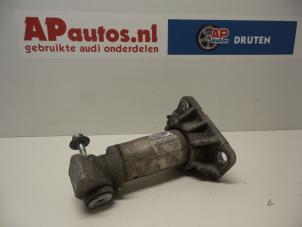 Gebrauchte Stoßstangenstütze links vorne Audi A4 (B6) 1.8 T 20V Preis € 19,99 Margenregelung angeboten von AP Autos