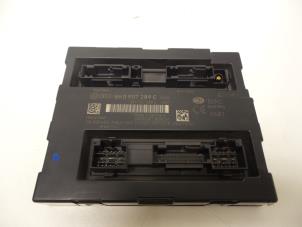 Computer, miscellaneous from a Audi A5 Quattro (B8C/S) 3.0 TDI V6 24V 2007
