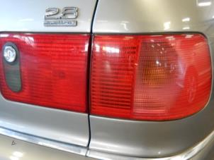Usagé Feu arrière droit Audi A8 (D2) 2.8 V6 30V Quattro Prix € 20,00 Règlement à la marge proposé par AP Autos