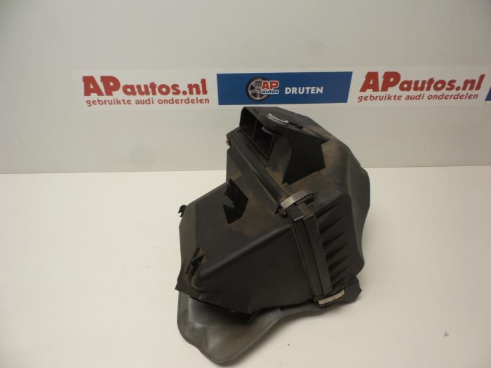 Begagnade Luftfilterhus Audi A4 (B5) 1.8 20V Pris € 19,99 Marginaltabell erbjuds av AP Auto's