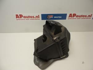 Używane Obudowa filtra powietrza Audi A4 (B5) 1.8 20V Cena € 25,00 Procedura marży oferowane przez AP Autos