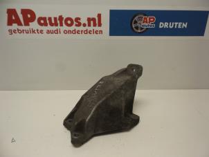 Usagé Support moteur Audi A4 Avant (B5) 1.8 20V Prix € 19,99 Règlement à la marge proposé par AP Auto's